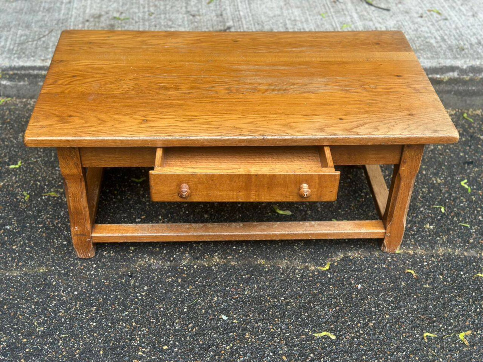 Table basse de ferme en chêne massif 1950 de 105cm