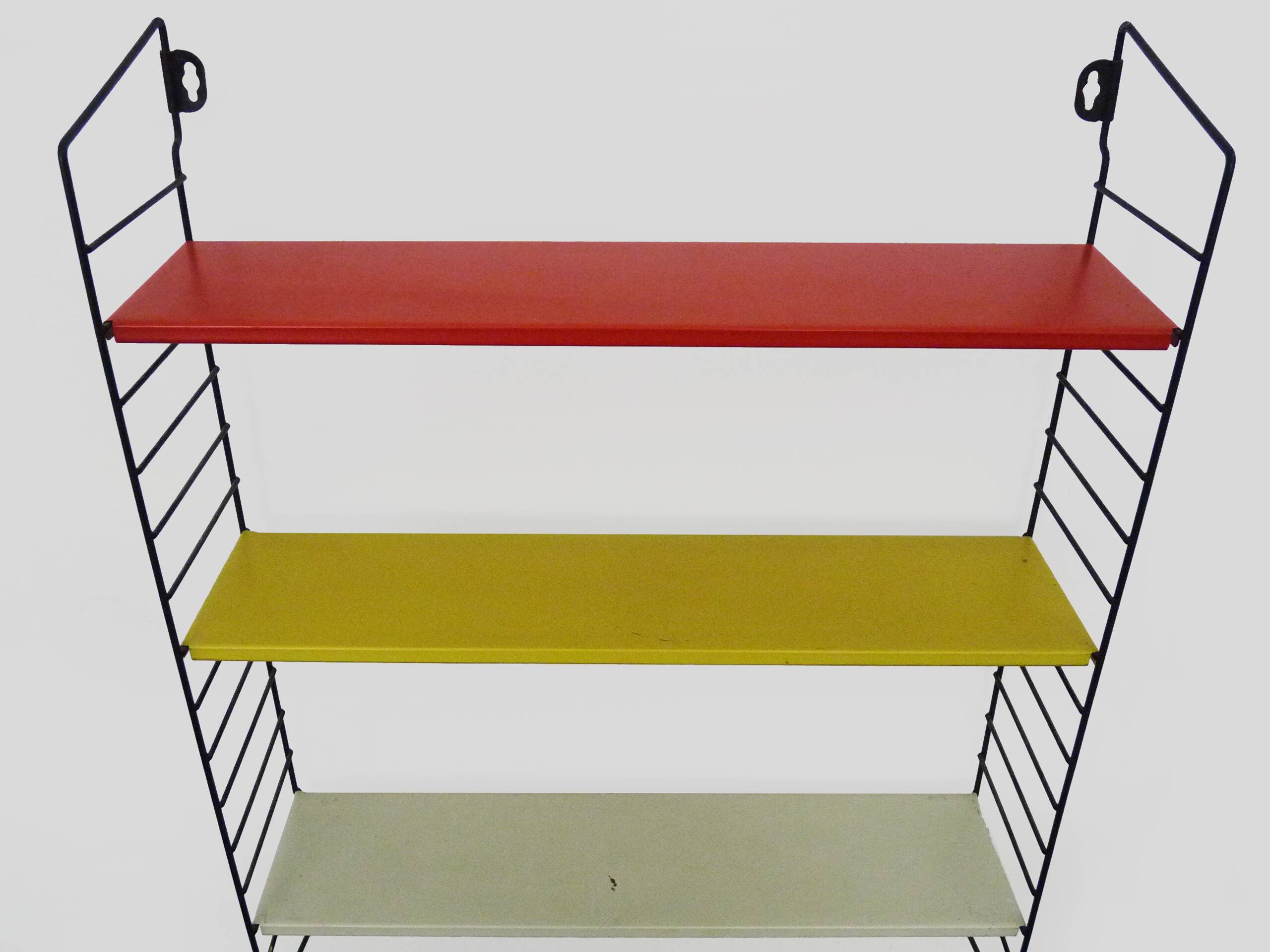 Vintage design shelf String Tomado Holland by Adriaan Dekker, Pilastro.