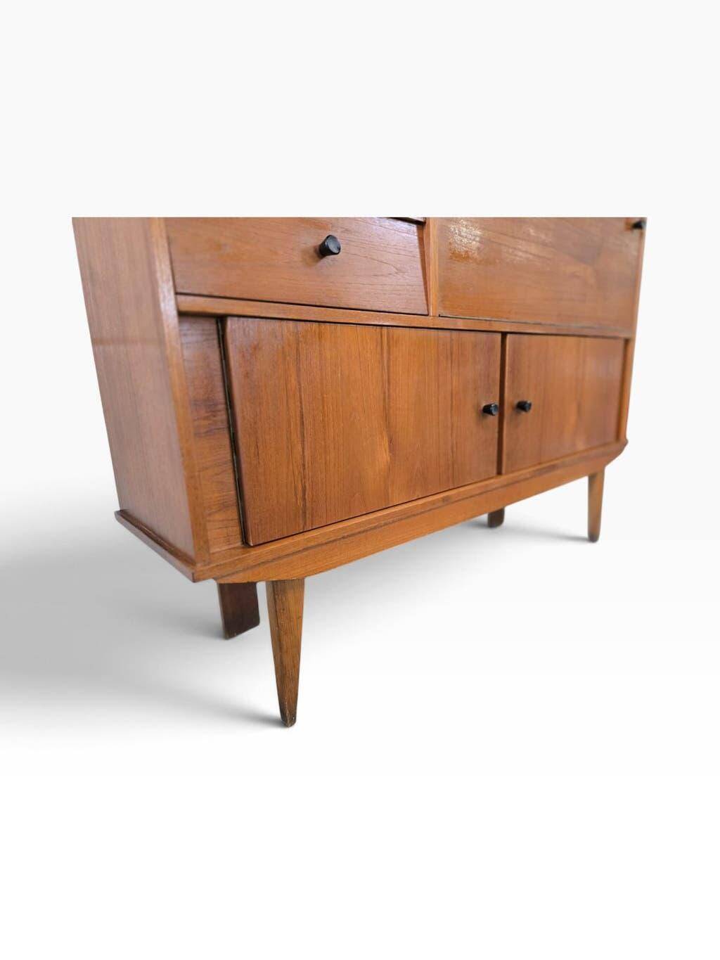 Vitrine vintage en bois / armoire / meuble mural