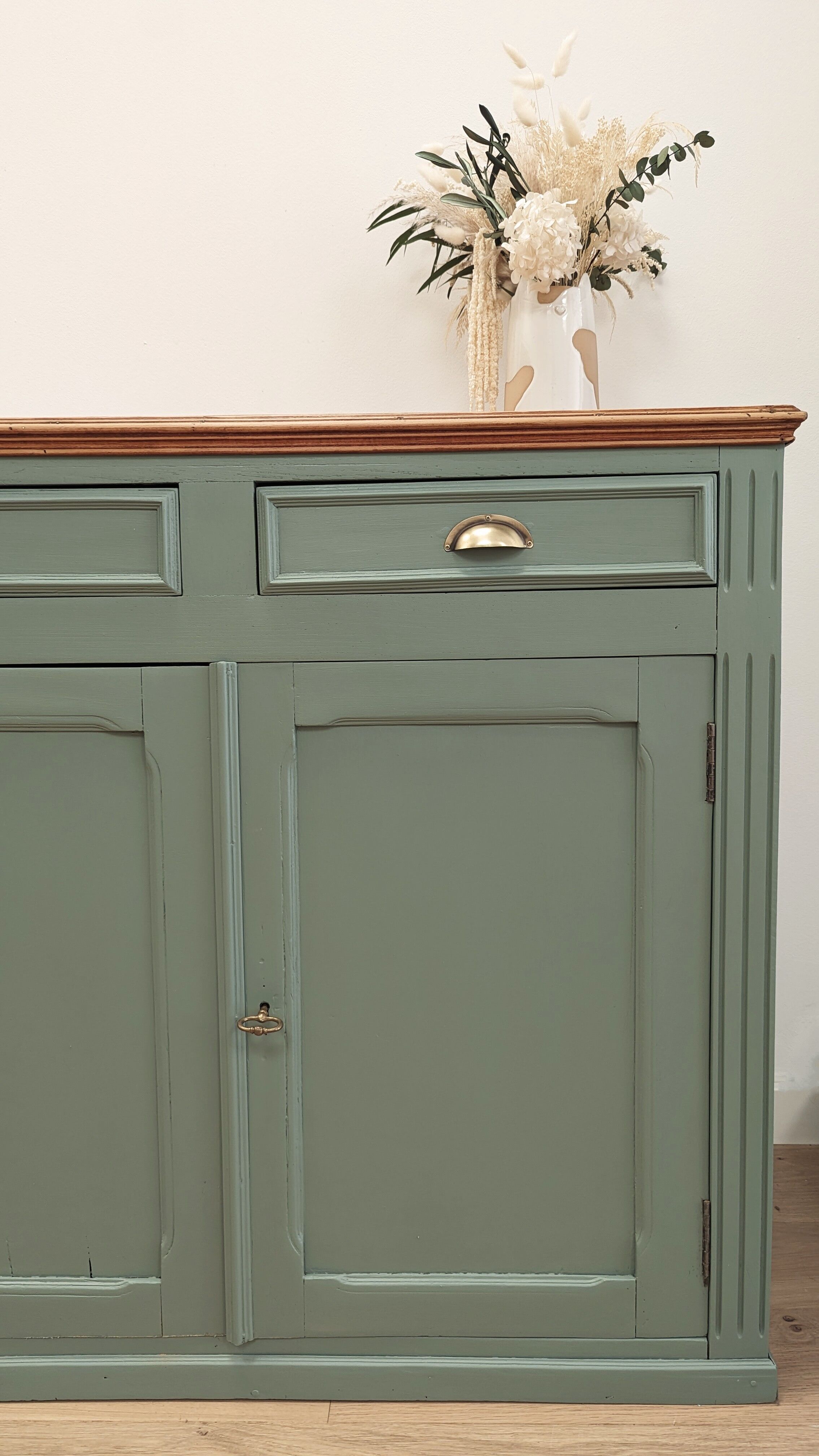 Parisian sideboard green of gray