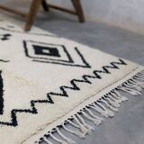 Moroccan Berber wool rug 255 x 150 cm