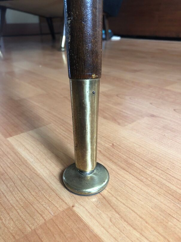 Opal tripod table in graphic glass from the 60s