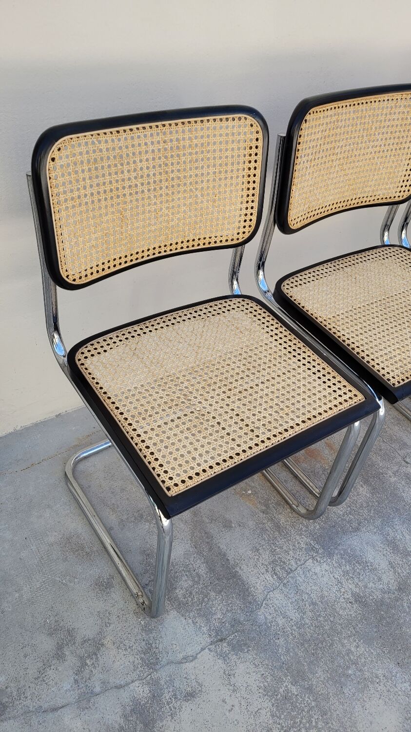 Série de 4 chaises Marcel Breuer modèle B32 signé Italy