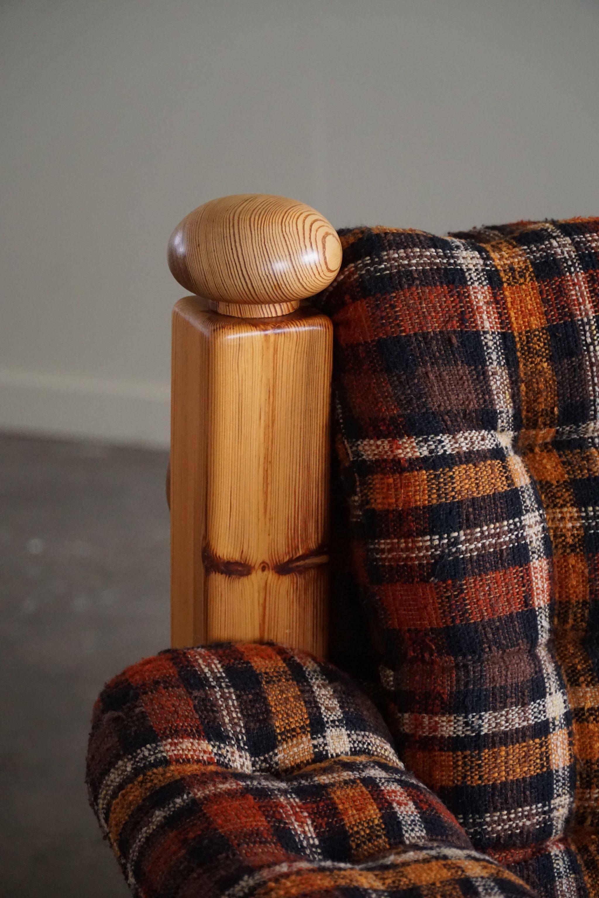 Brutalist two-seater sofa in solid pine, Swedish modernism, 1970s.