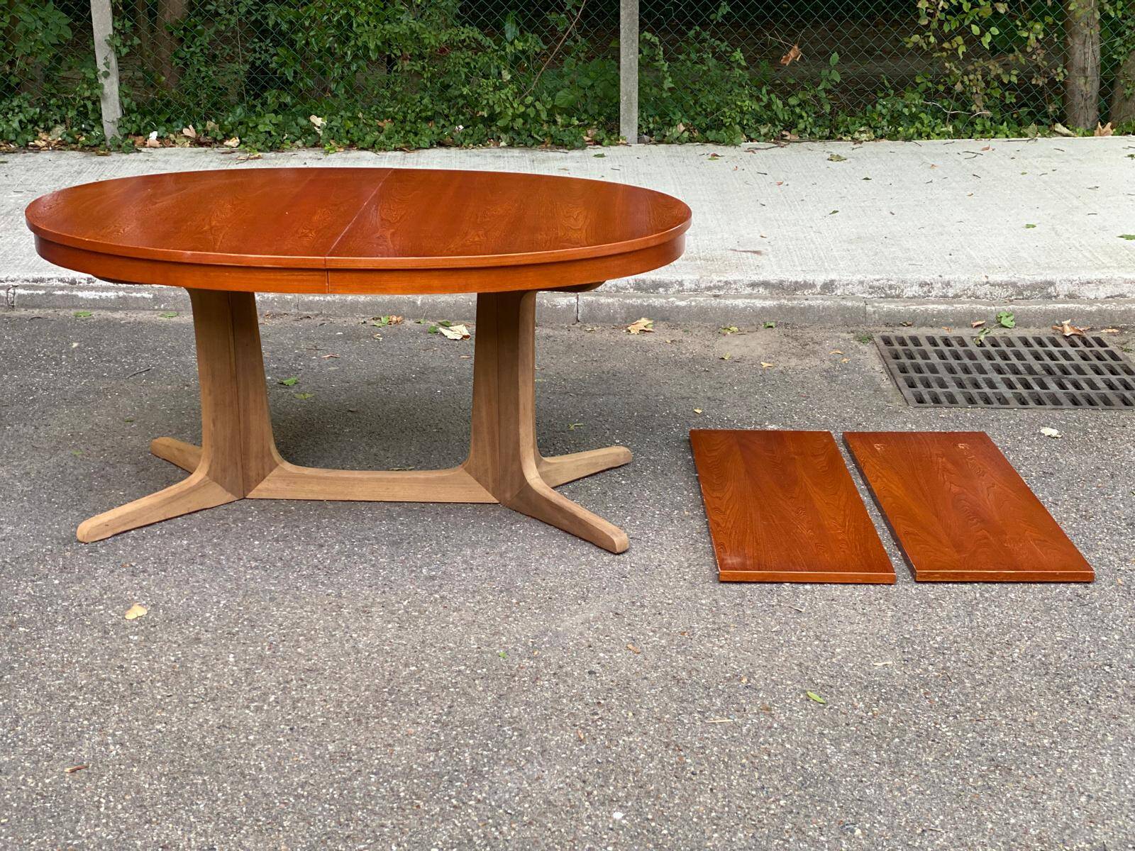 Table scandinave ovale extensible Baumann teck 240cm 1980