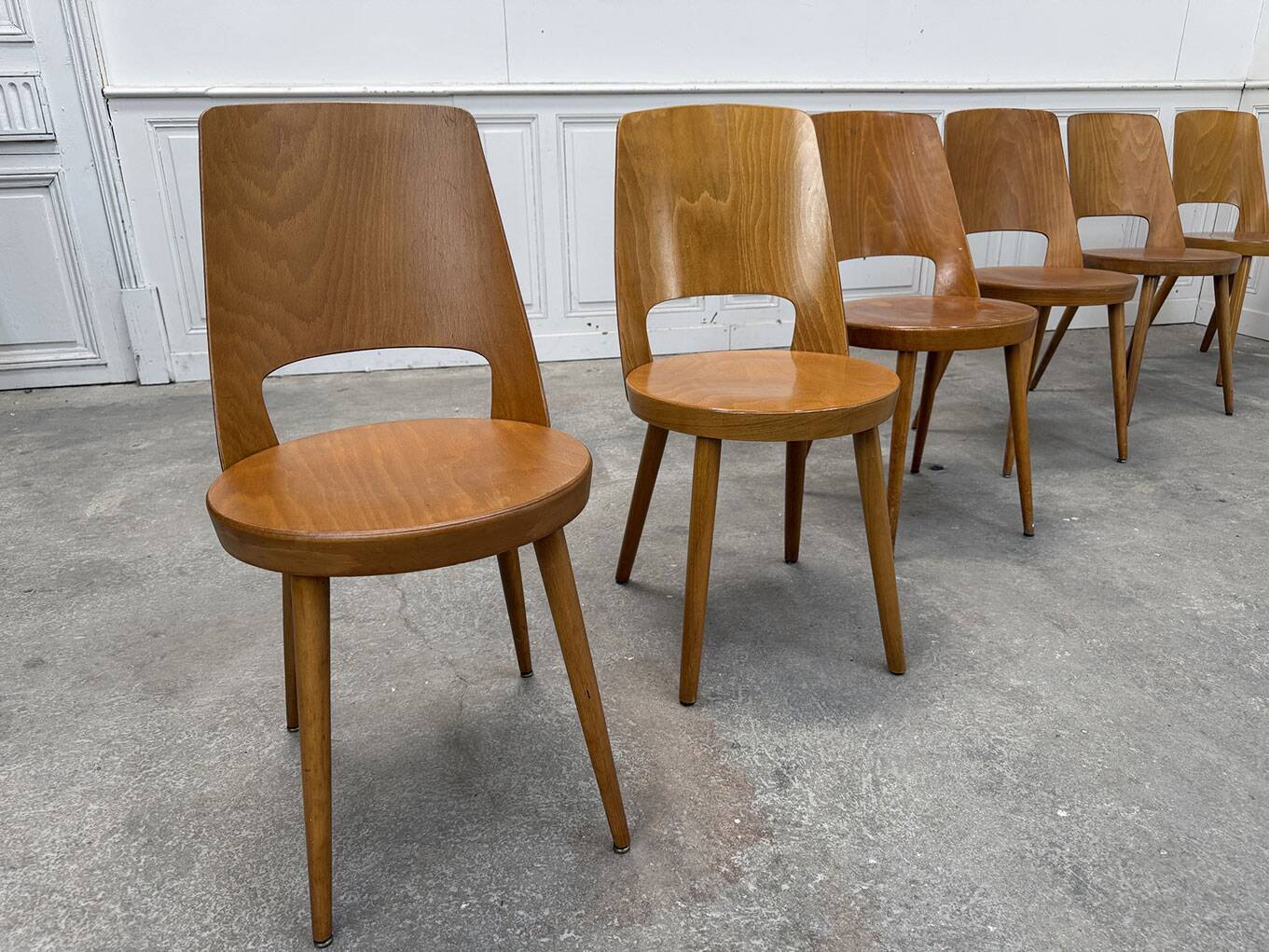 Suite de 6 chaises Baumann en hêtre