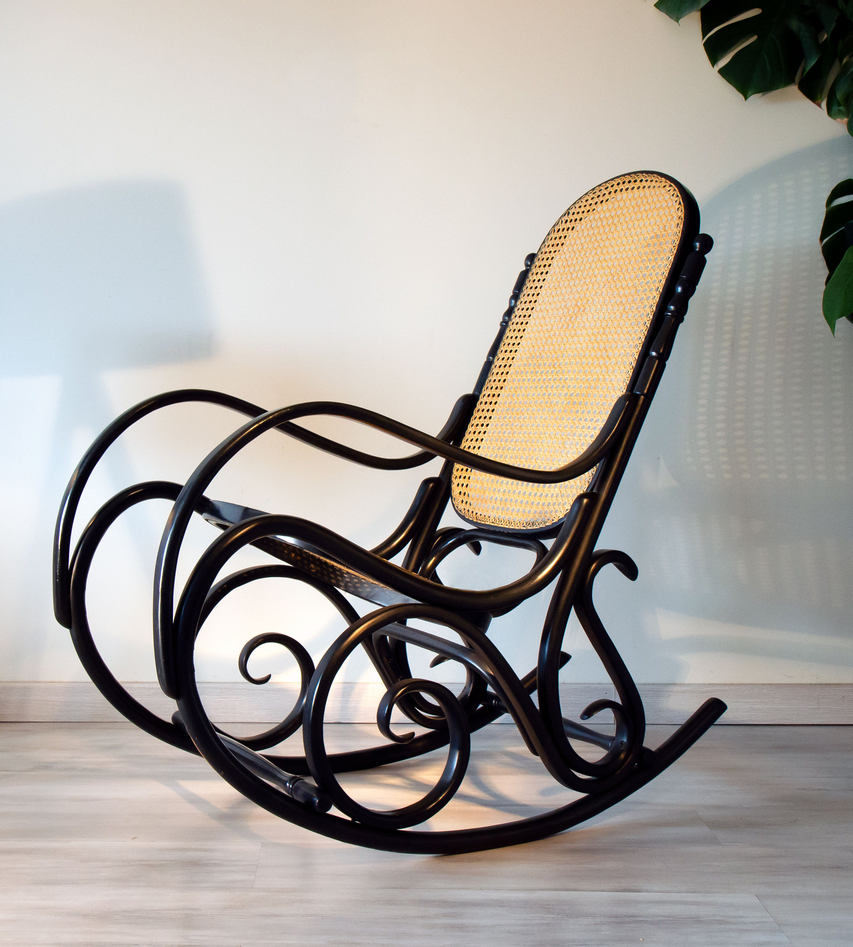 Rocking-chair black canned bentwood 1960-70