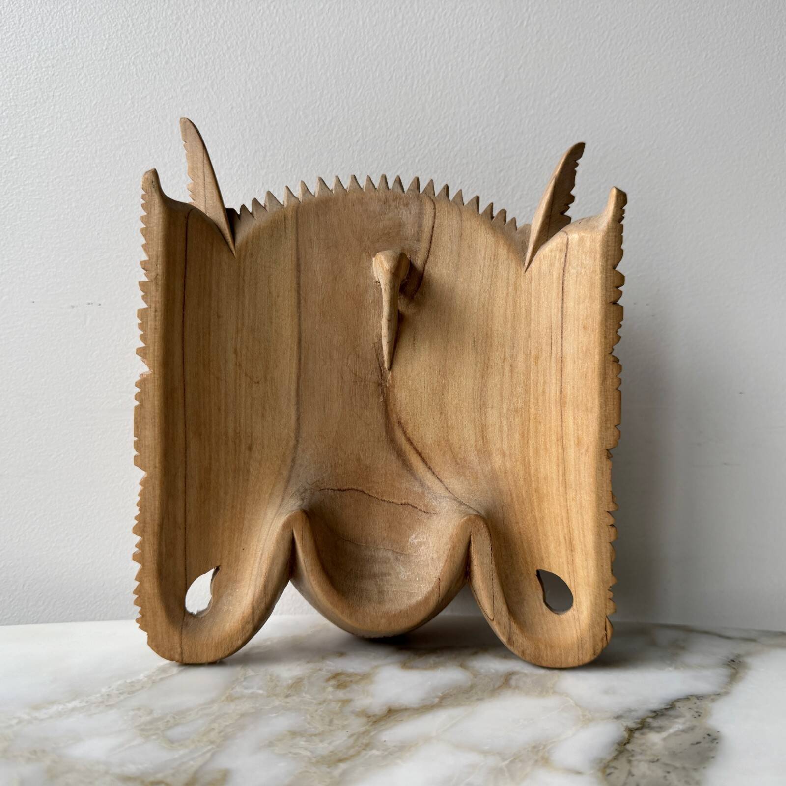 Masque balinais en bois sculpté milieu XXe