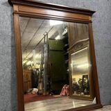 Miroir rectangulaire de style Louis XVI en noyer vers 1880