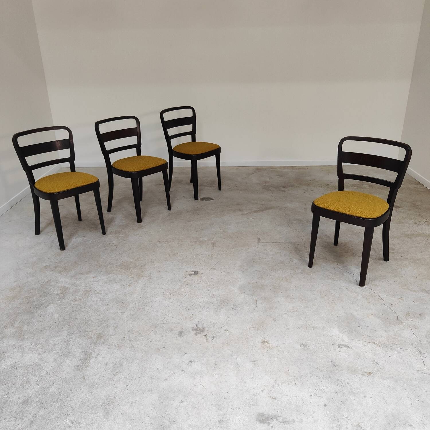 Set of 4 Thonet art deco chairs 1930, mustard yellow buckle