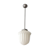 Suspension art déco des années 50 en opaline et métal chromé