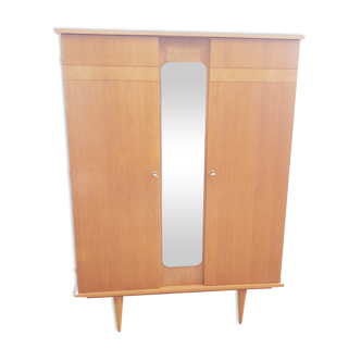 Armoire vintage
