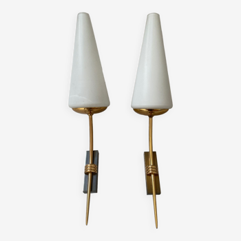 Pair of 1950 sconces in brass and opaque glass