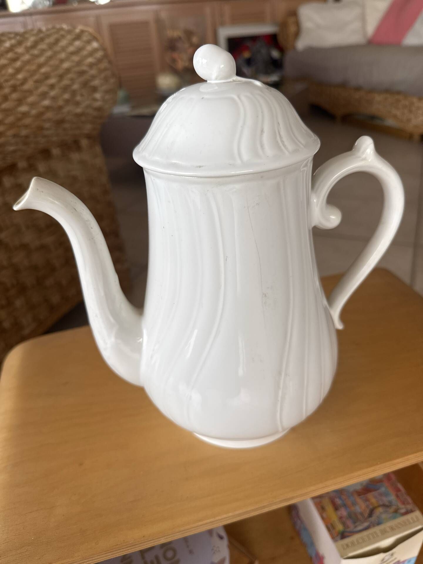 White Villeroy & Boch teapot