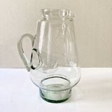 Cooling carafe with ice cube container