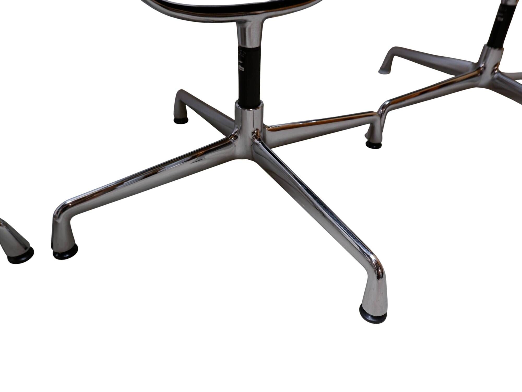 Set of 4 Vitra EA 108 chairs, black hopsak