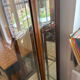 Vitrine en merisier verni