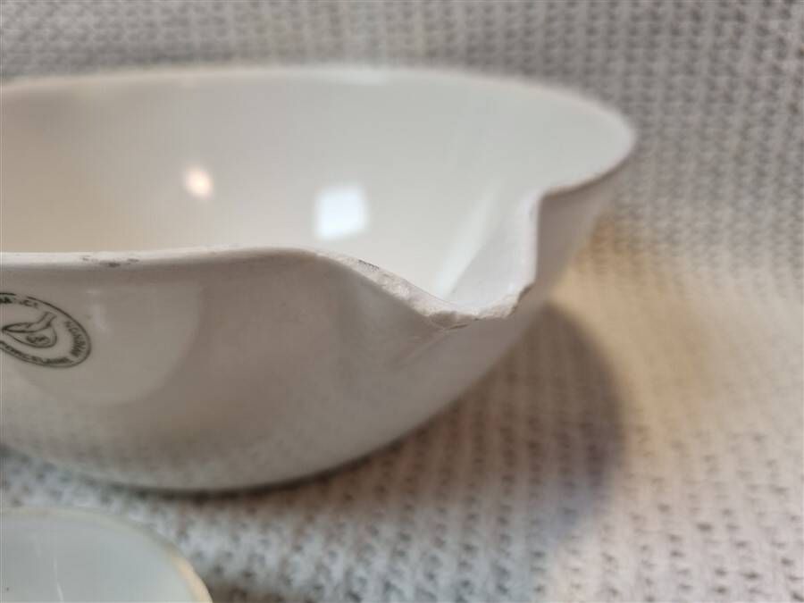 Set of 8 kitchen bowls