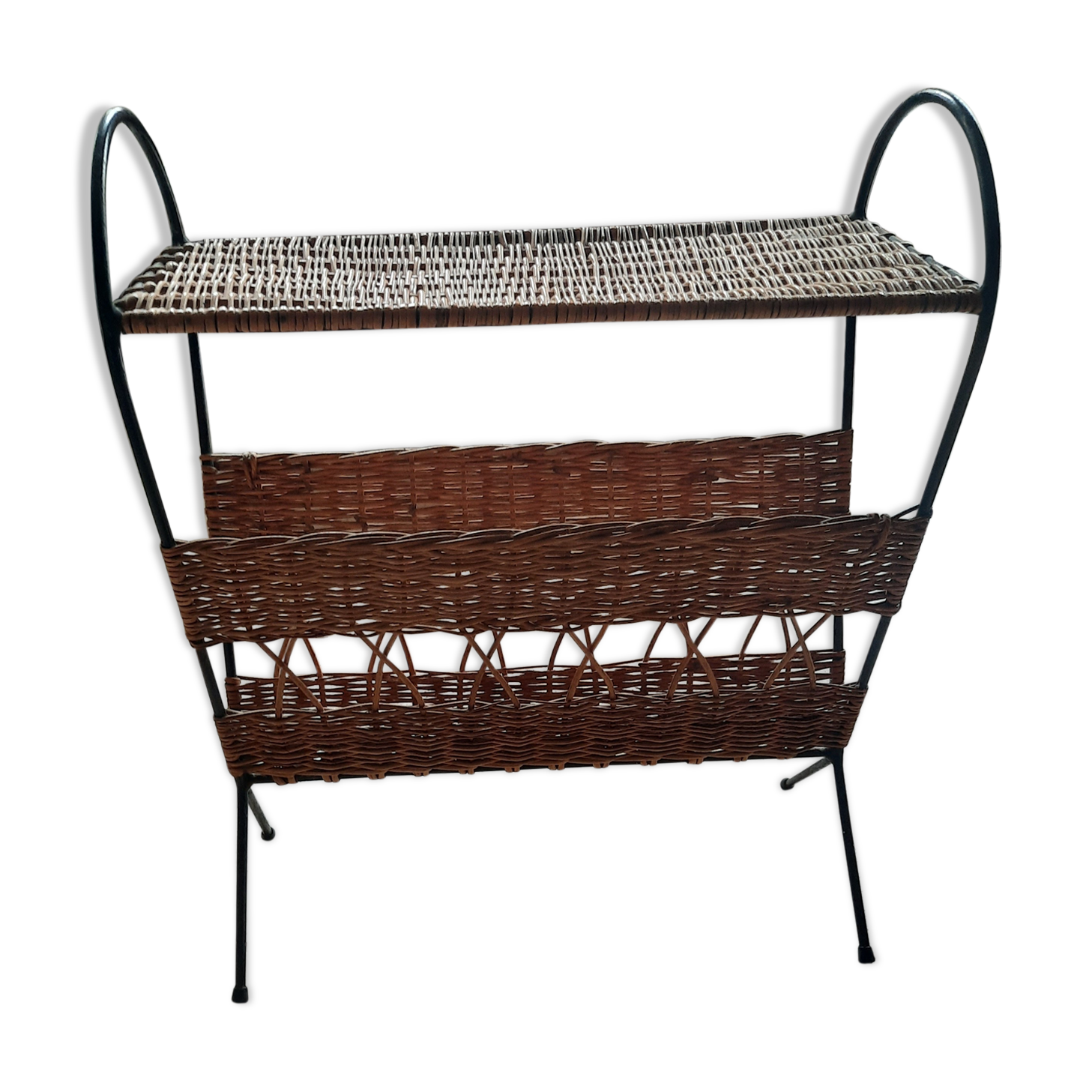 Wicker magazine harness