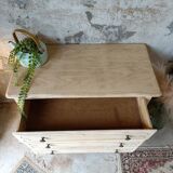 Wooden chest of drawers