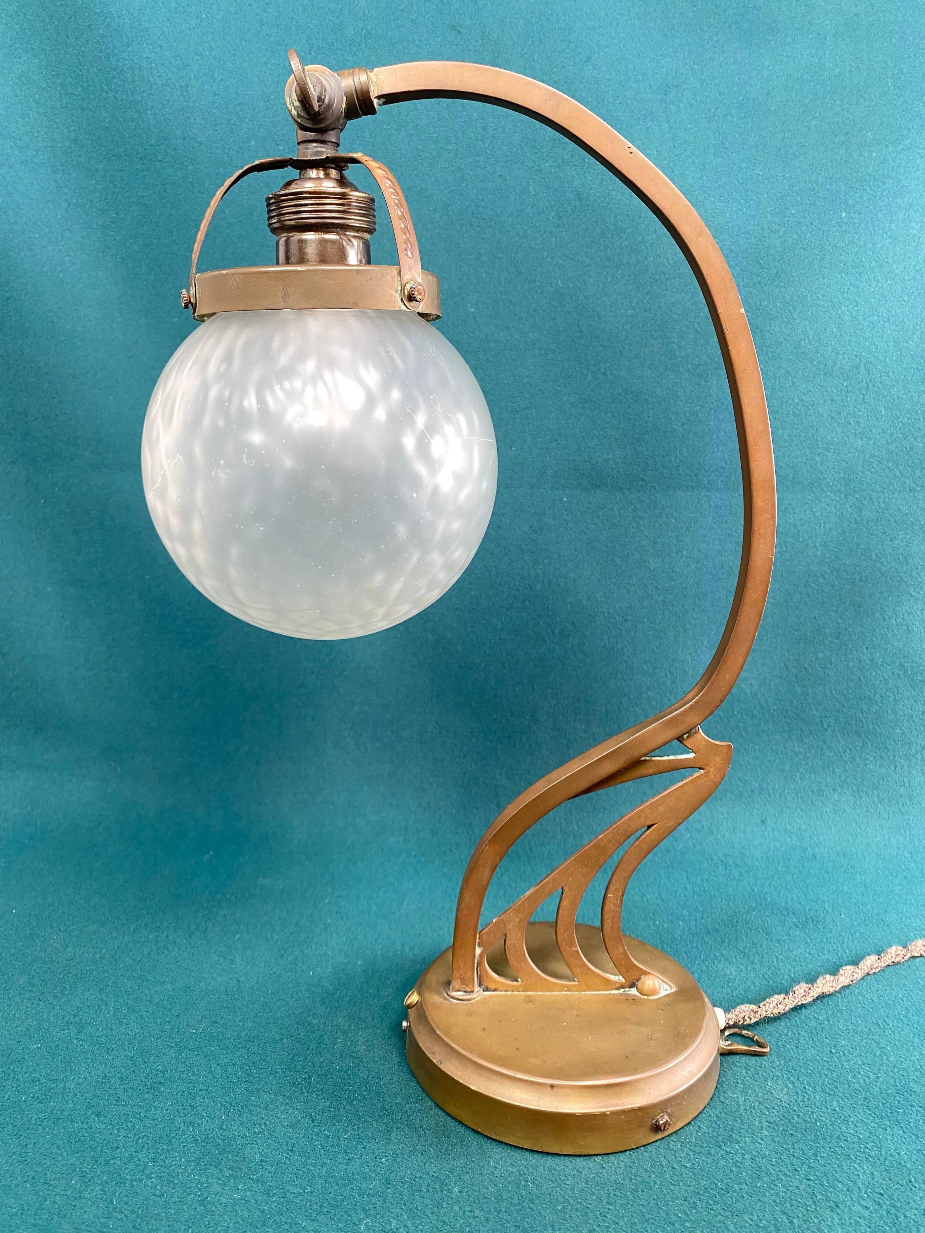 Brass table lamp in Jugendstil.
