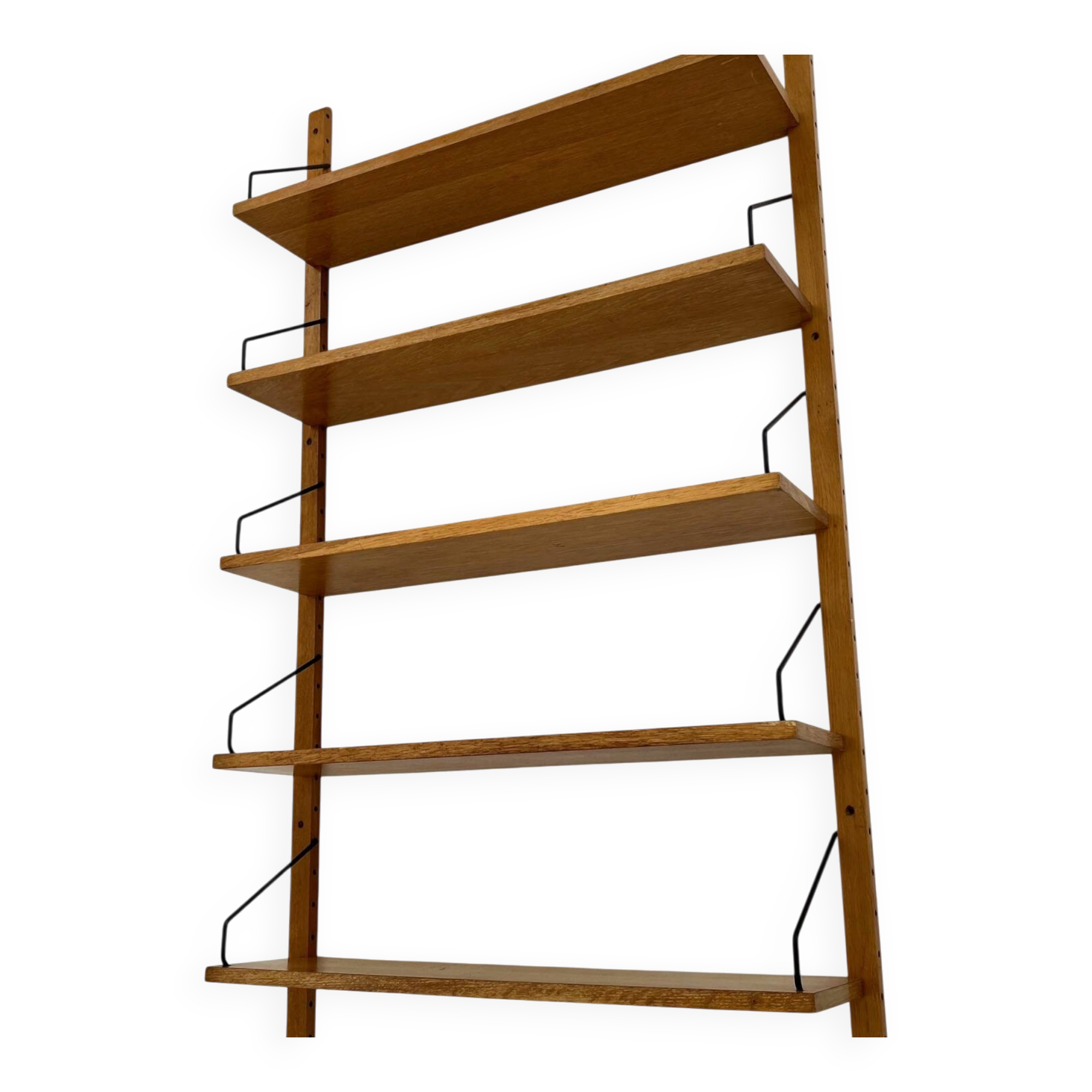 Scandinavian wall-mounted bookcase attributed to Poul Cadovius – 5 wooden shelves