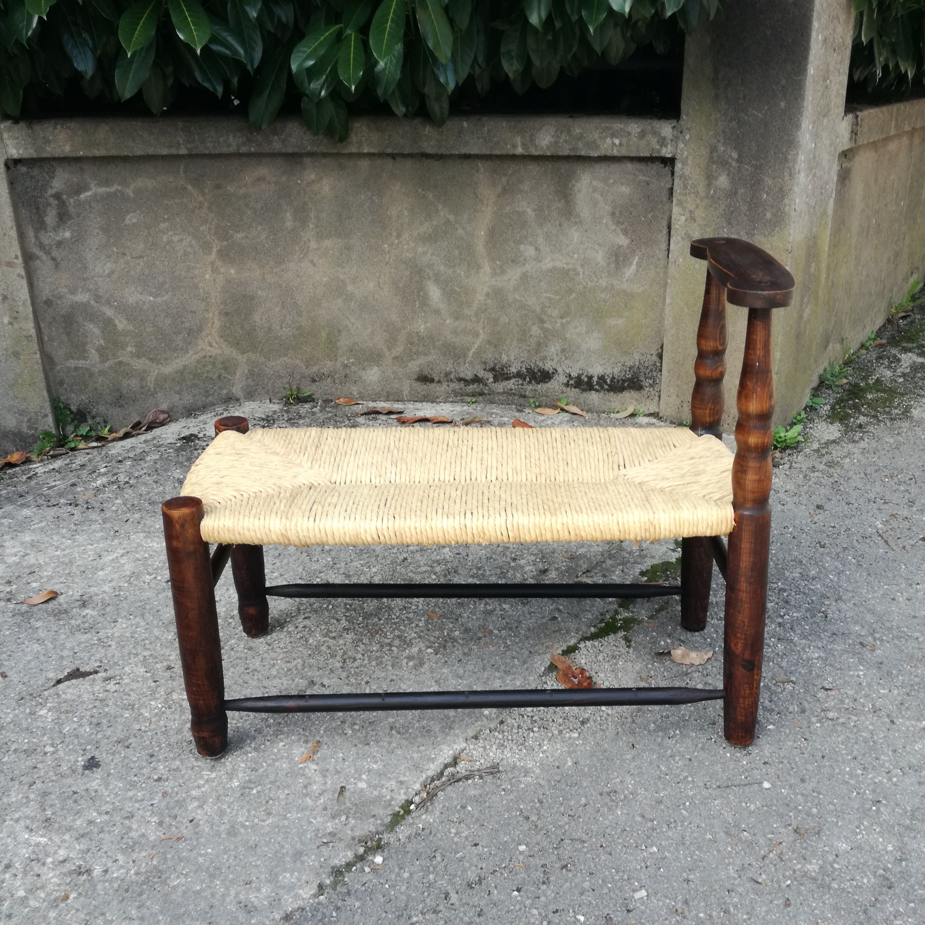 Cantel or antique mulched bench of fireplace corner