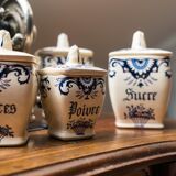 Pots à épices très anciens