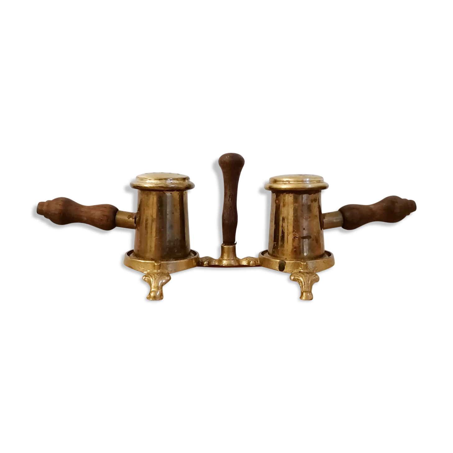 Salt and pepper shaker