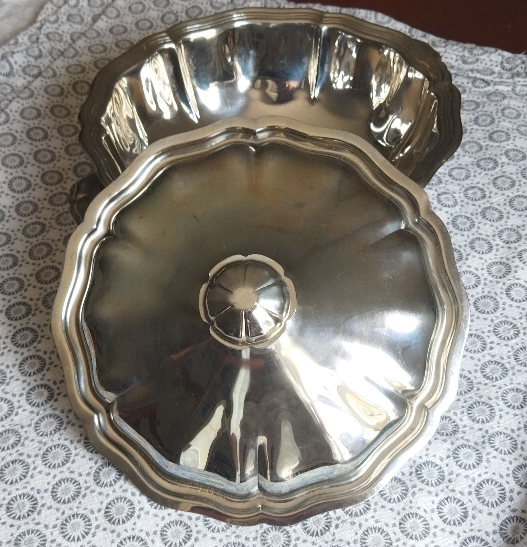 Stainless steel tureen