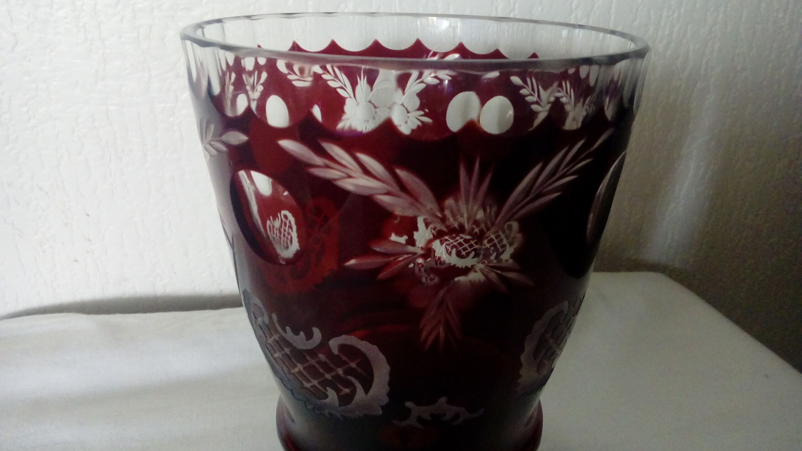 Violet vase in bohemian crystal foot shower
