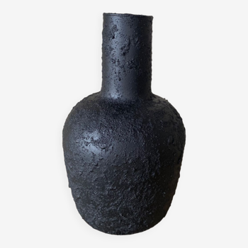 Vase noir effet béton