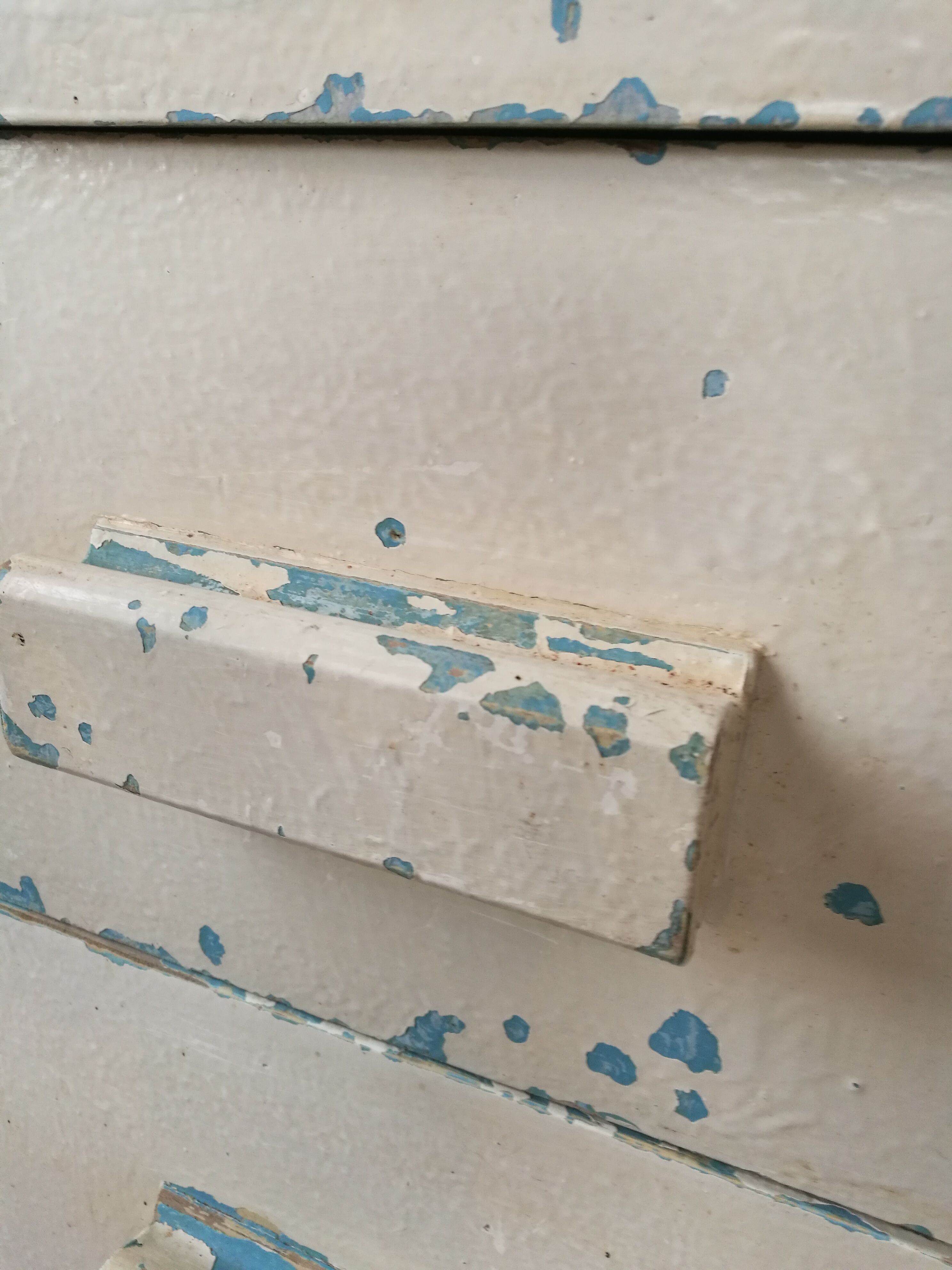 Workshop cabinet with drawers