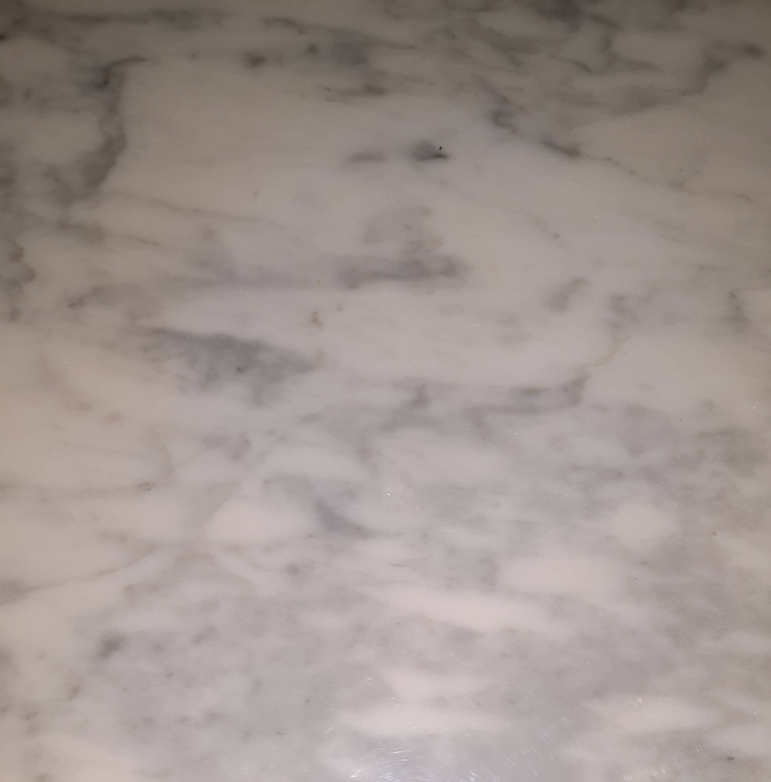 Gilded wooden pedestal table