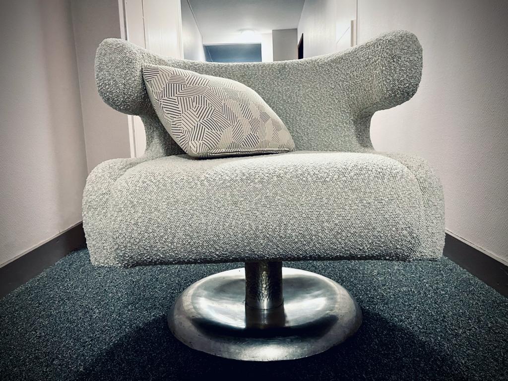 Swivel design armchair from the 50s completely reupholstered