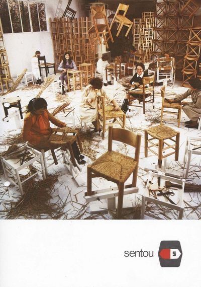 4 chaises modèle « Dordogne » édition Robert Sentou