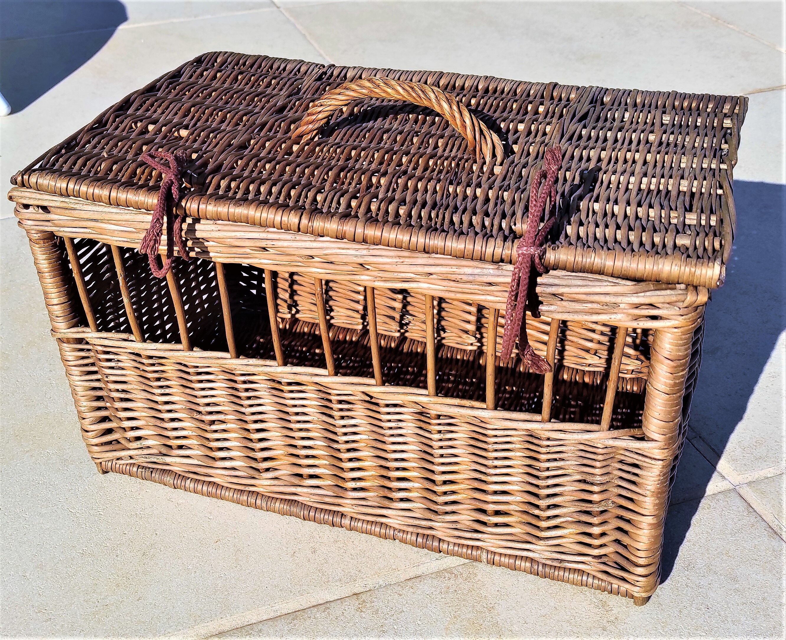 OLD WICKER BASKET FOR TRANSPORTING SMALL ANIMALS