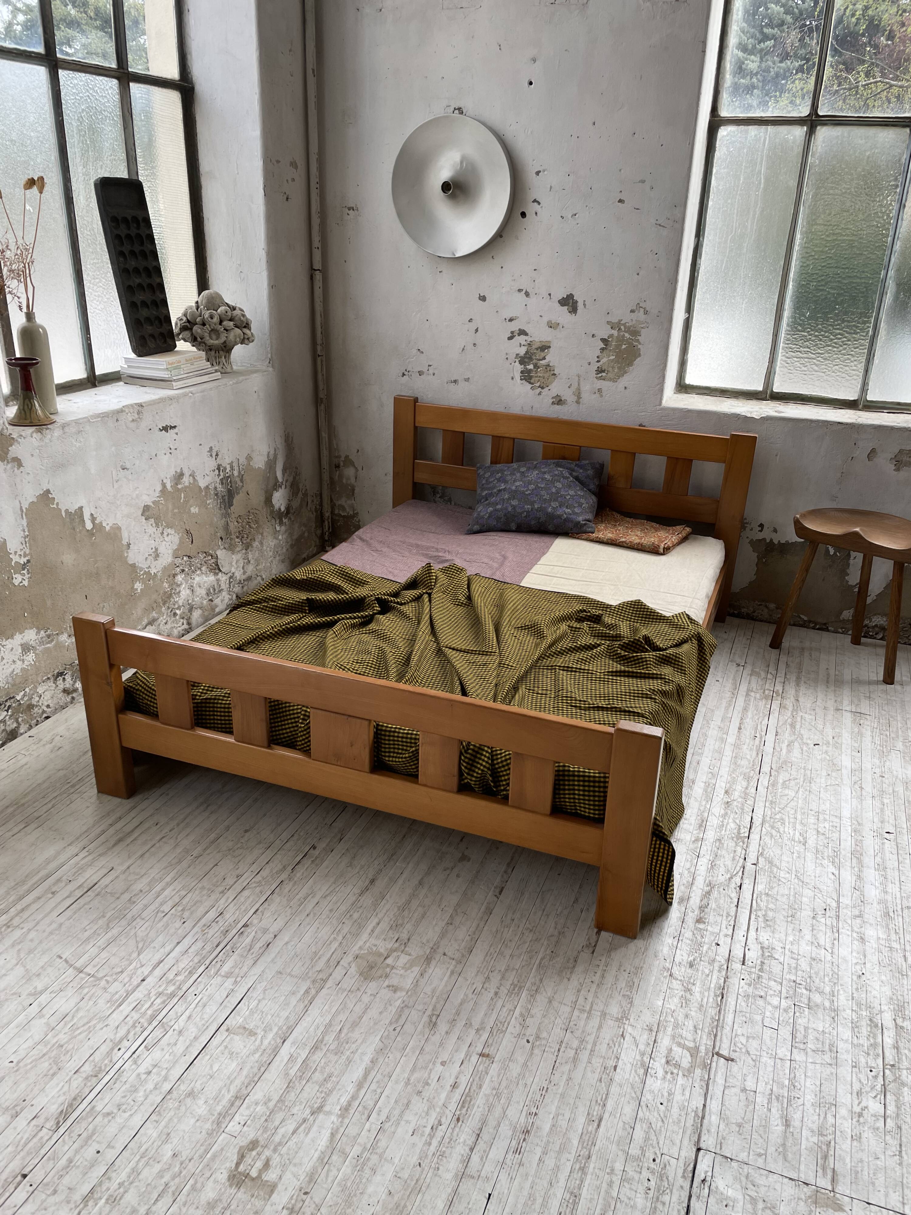 Maison Regain solid double bed 140 cm