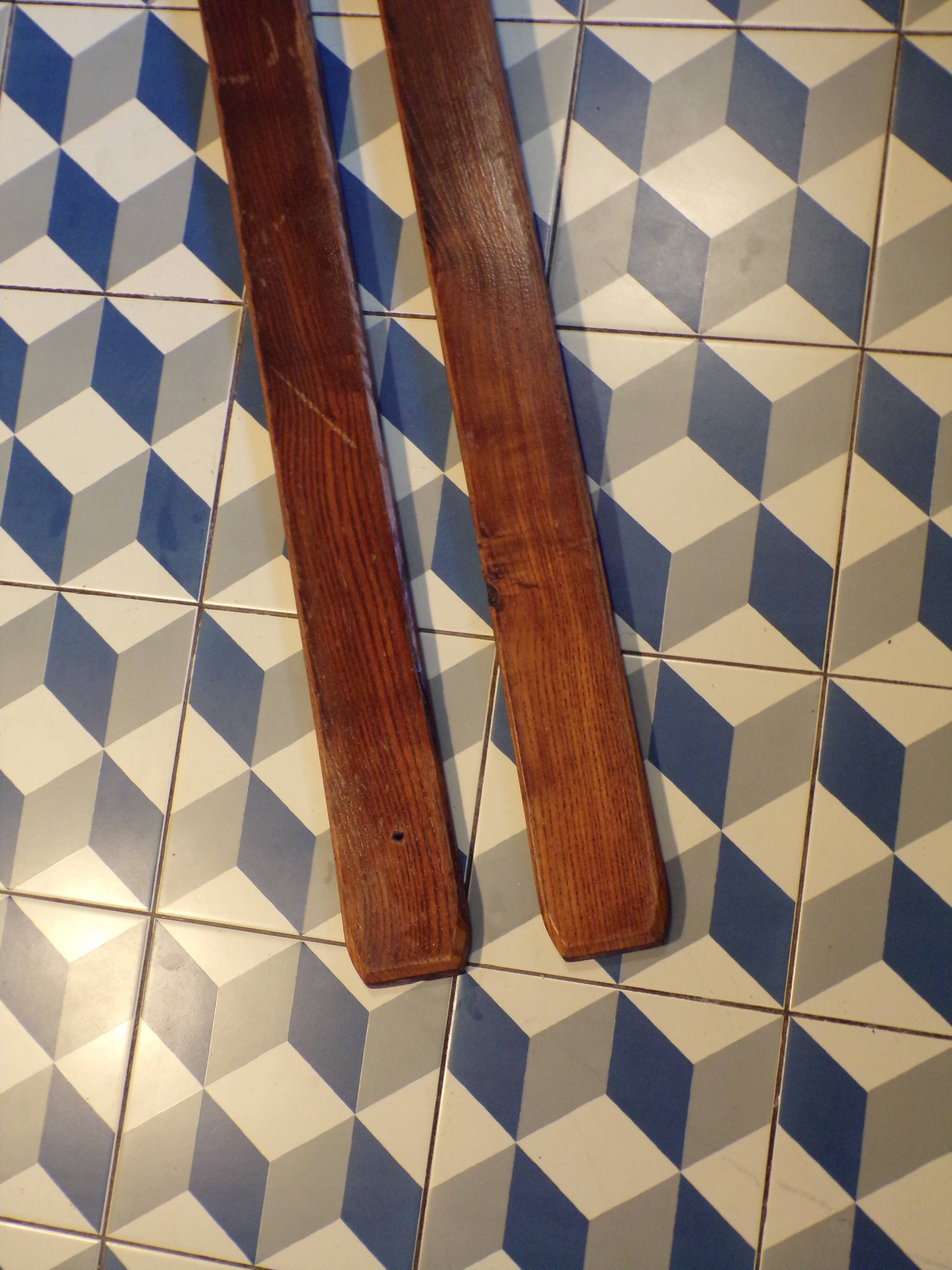 Pair of vintage wooden skis L=203