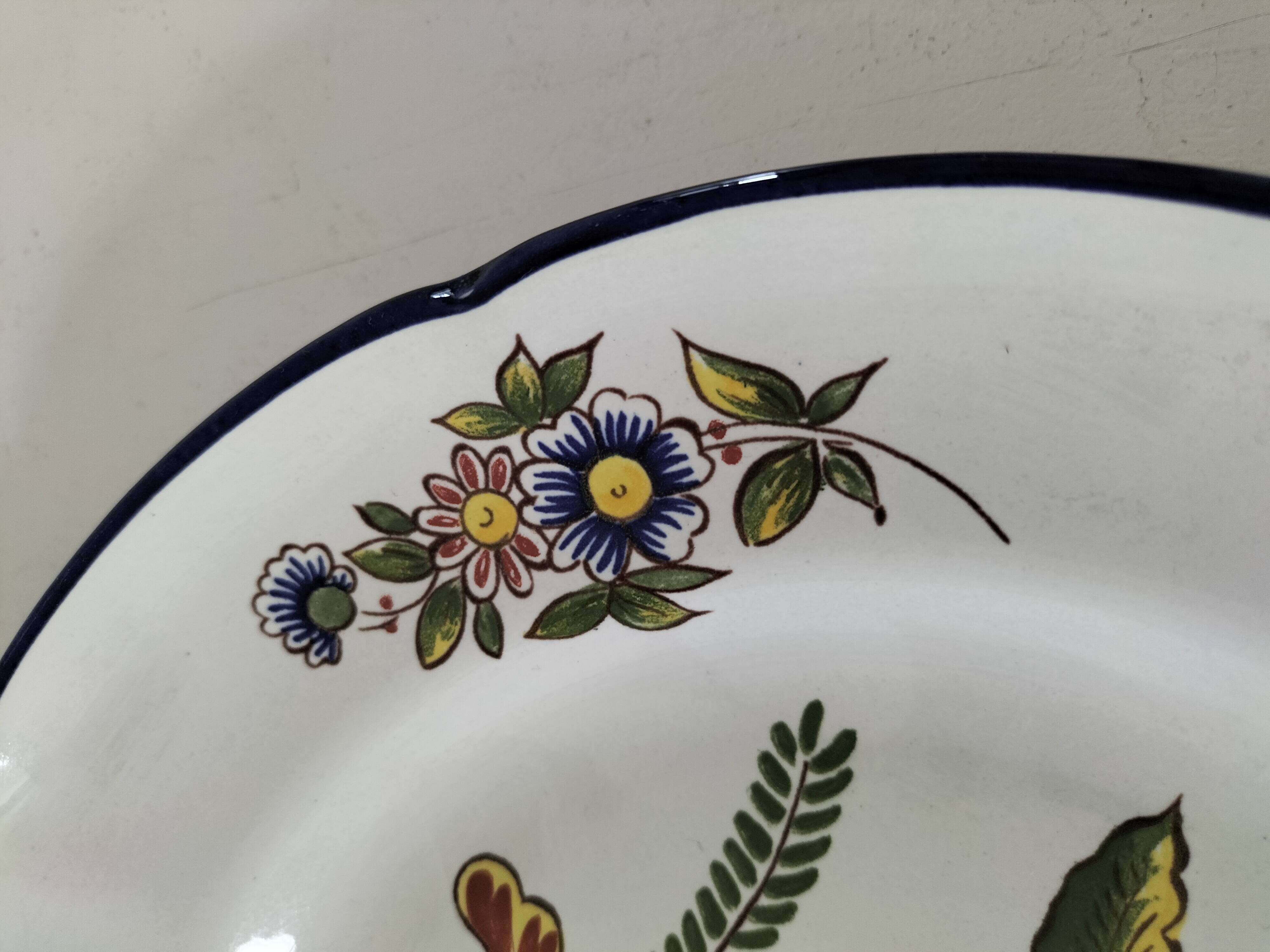 Assiette Saint Clément Tulipe décor main