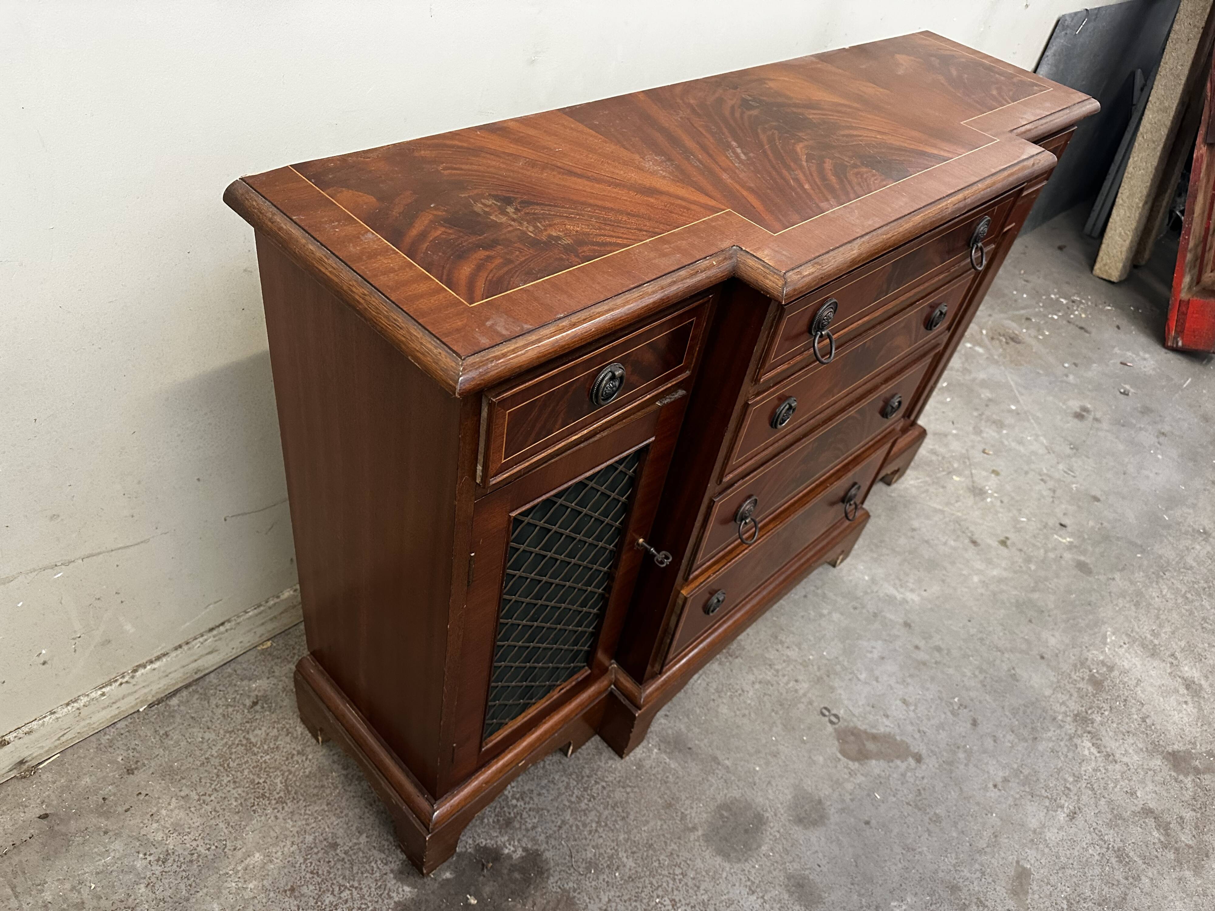 Buffet Anglais en acajou fin 19 e