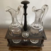 Servant oil and vinegar