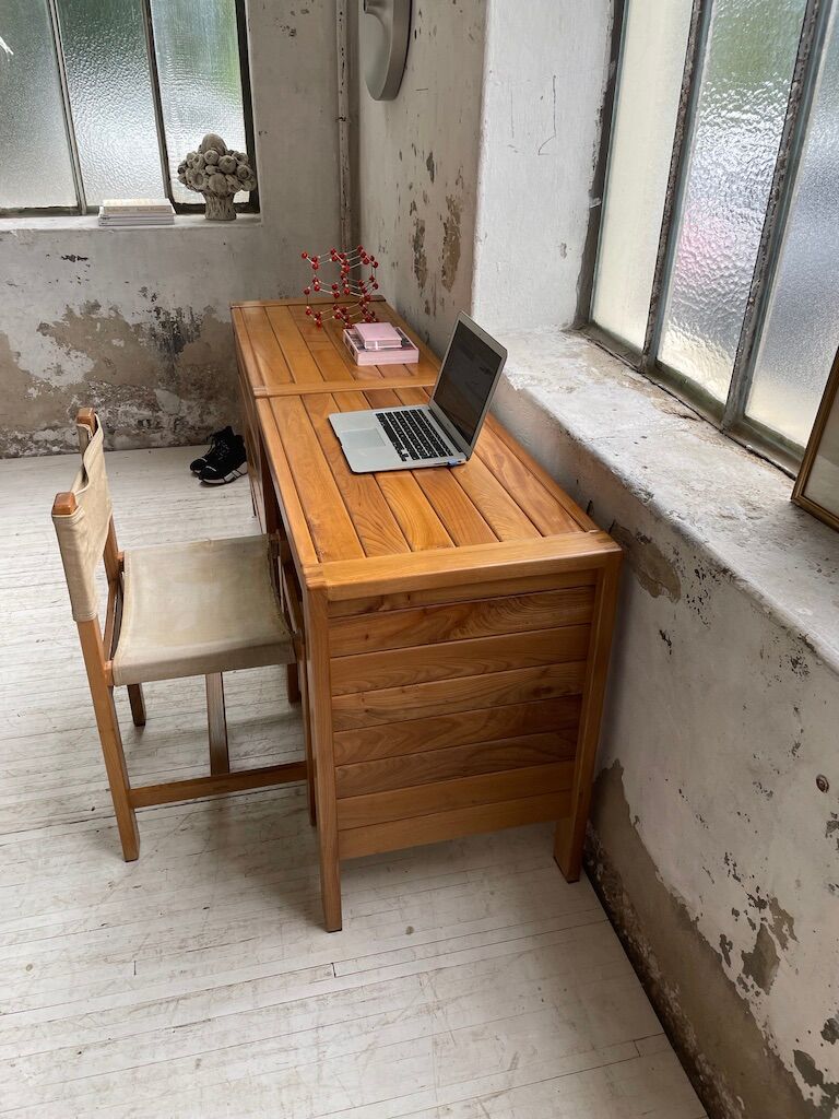 Regain dresser office row