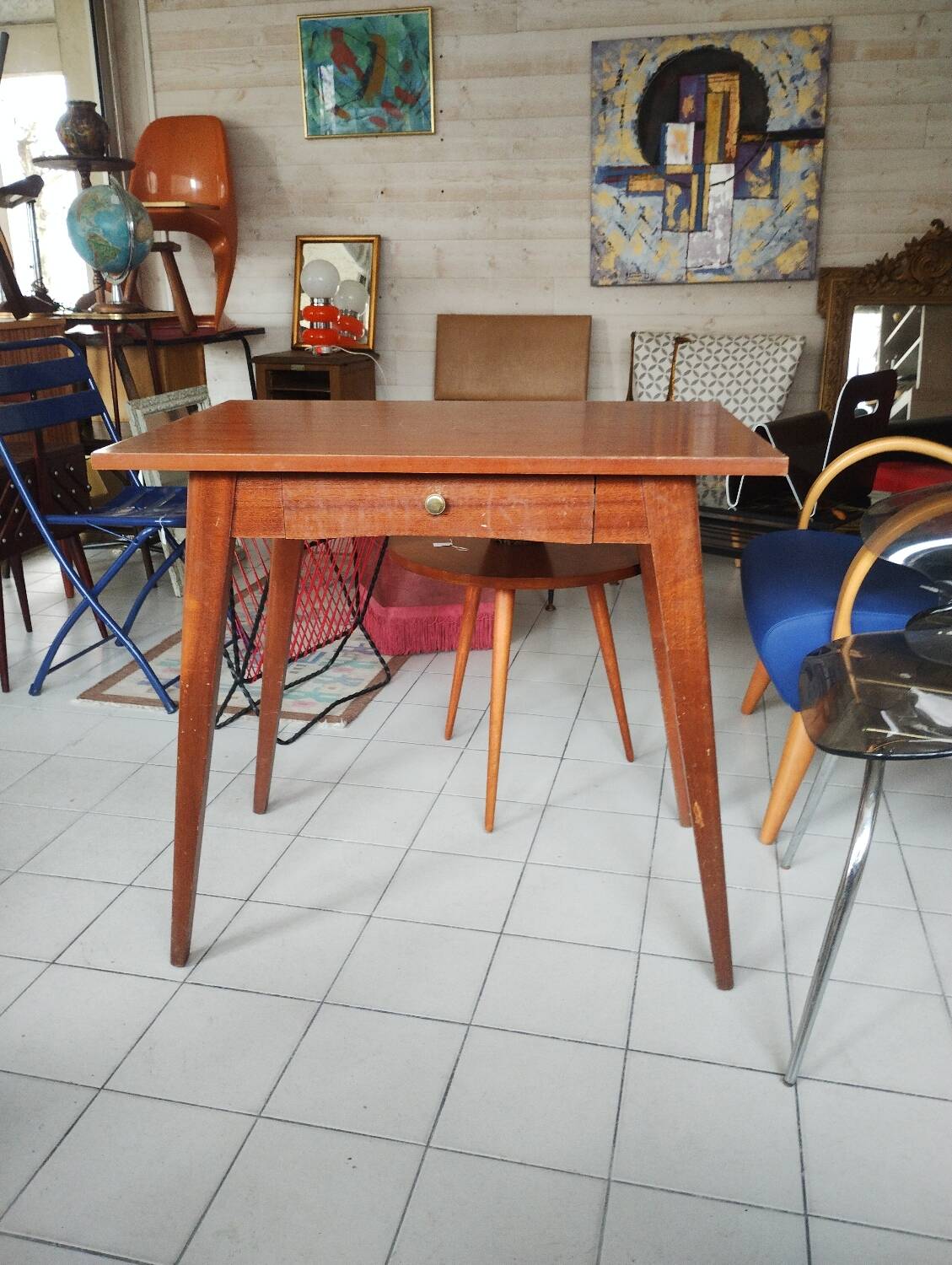 Desk with compass legs