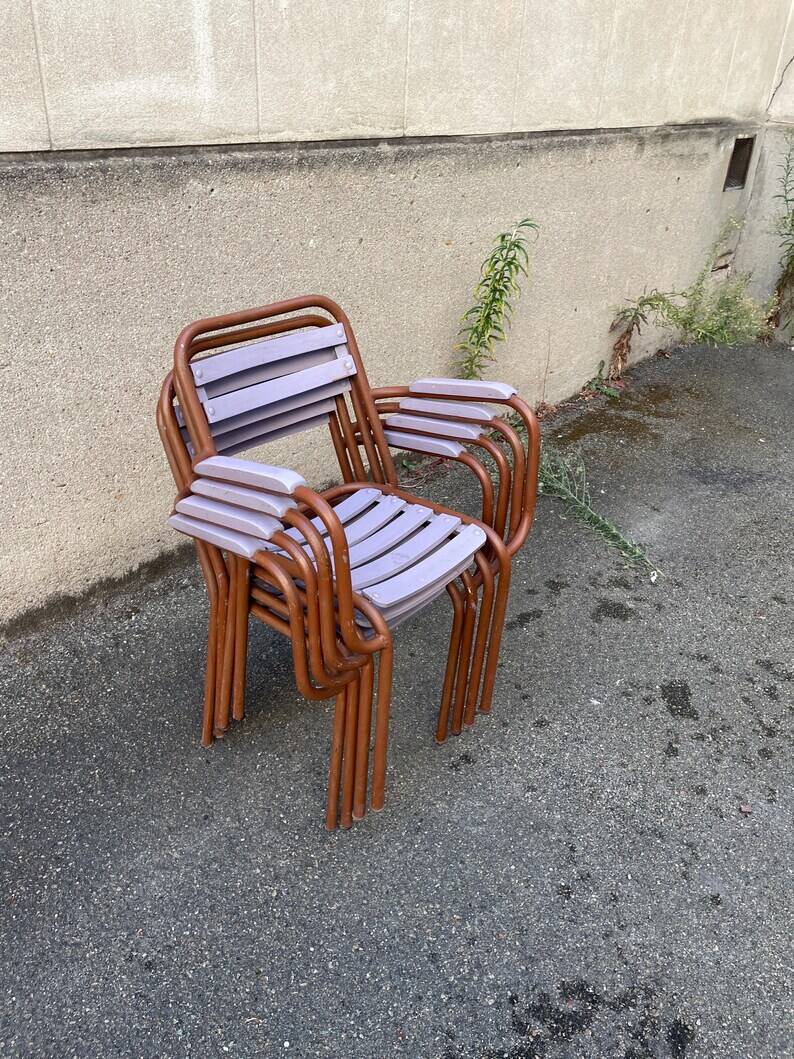 4 Chaises style tolix vintage -en métal et bois. 1950s. Vintage français. - jolie patine - intérieur ou extérieur couvert - peinture