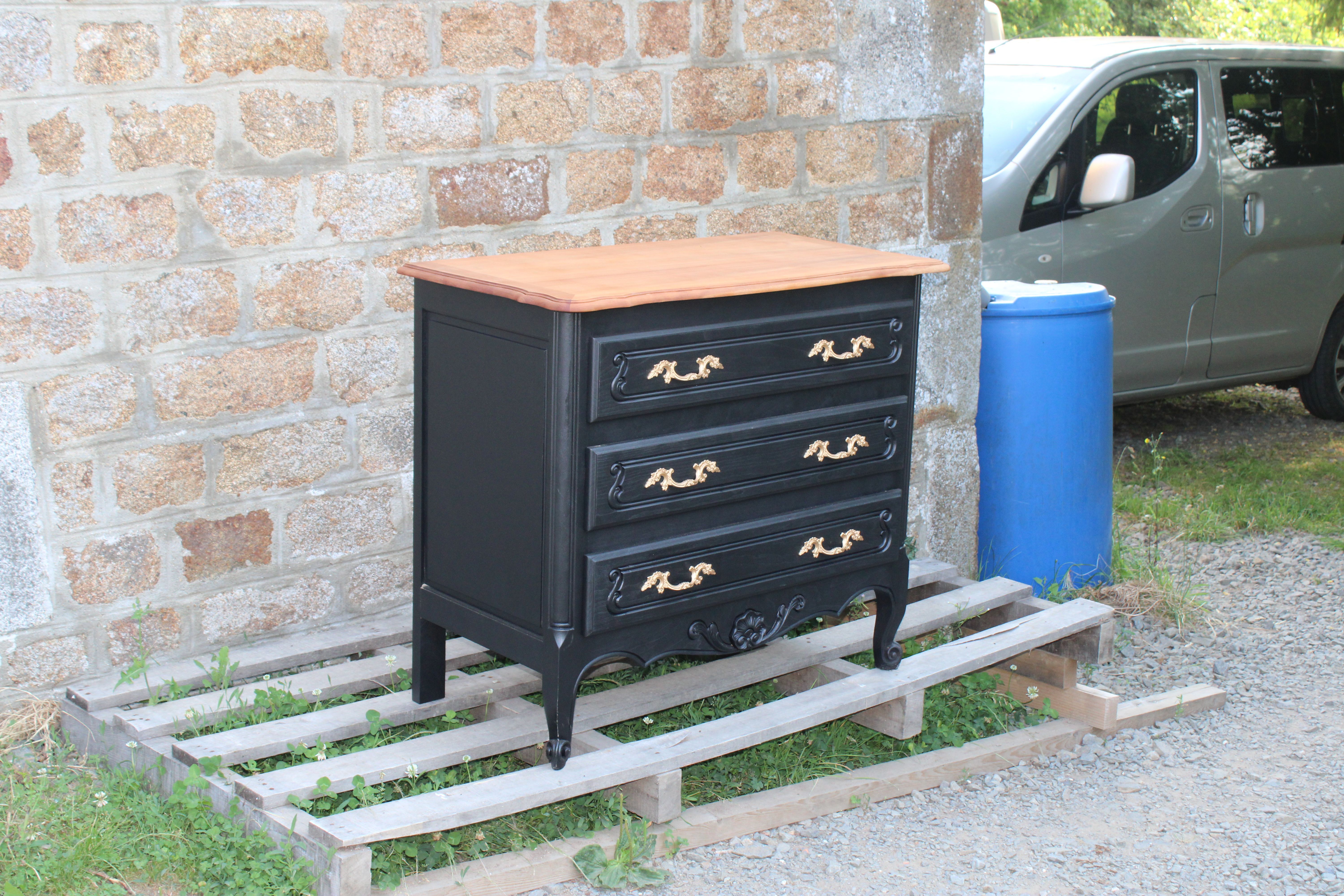 Louis XV style black commode with natural wood top – 3 drawers