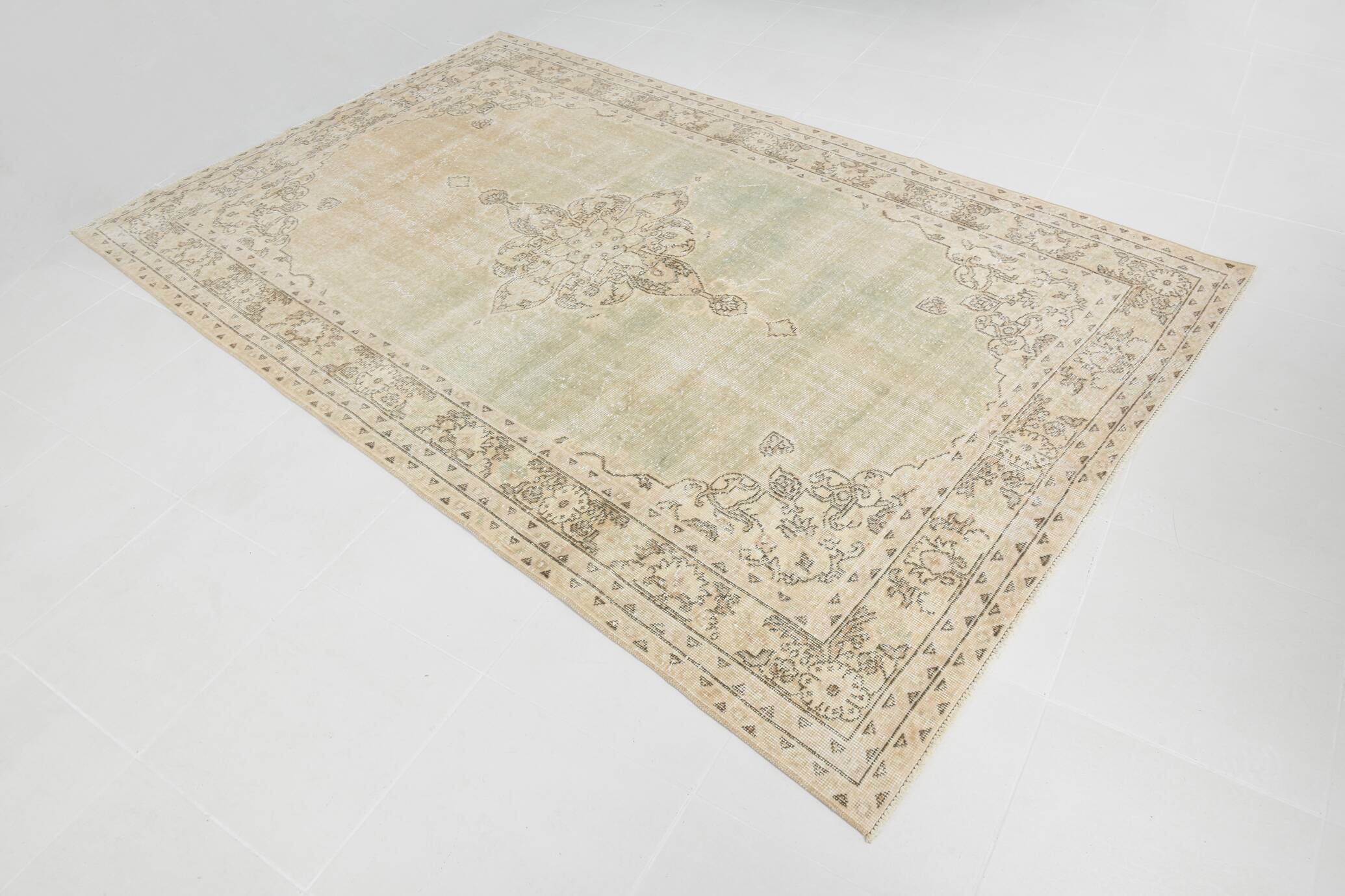 5x9 Light Green Classic Turkish Vintage Rug, 168x270Cm