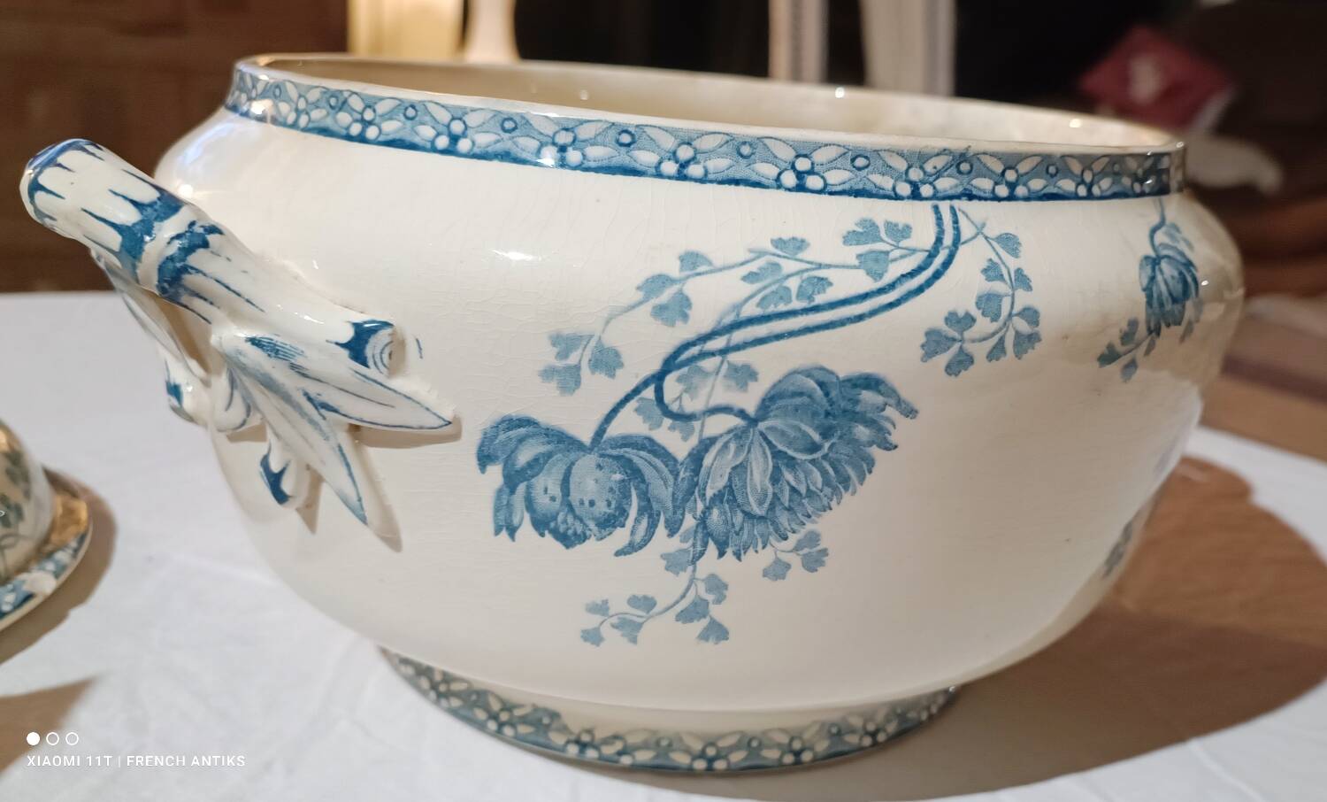 soup tureen, flat dish in porcelain Sarguemines France decor Royat