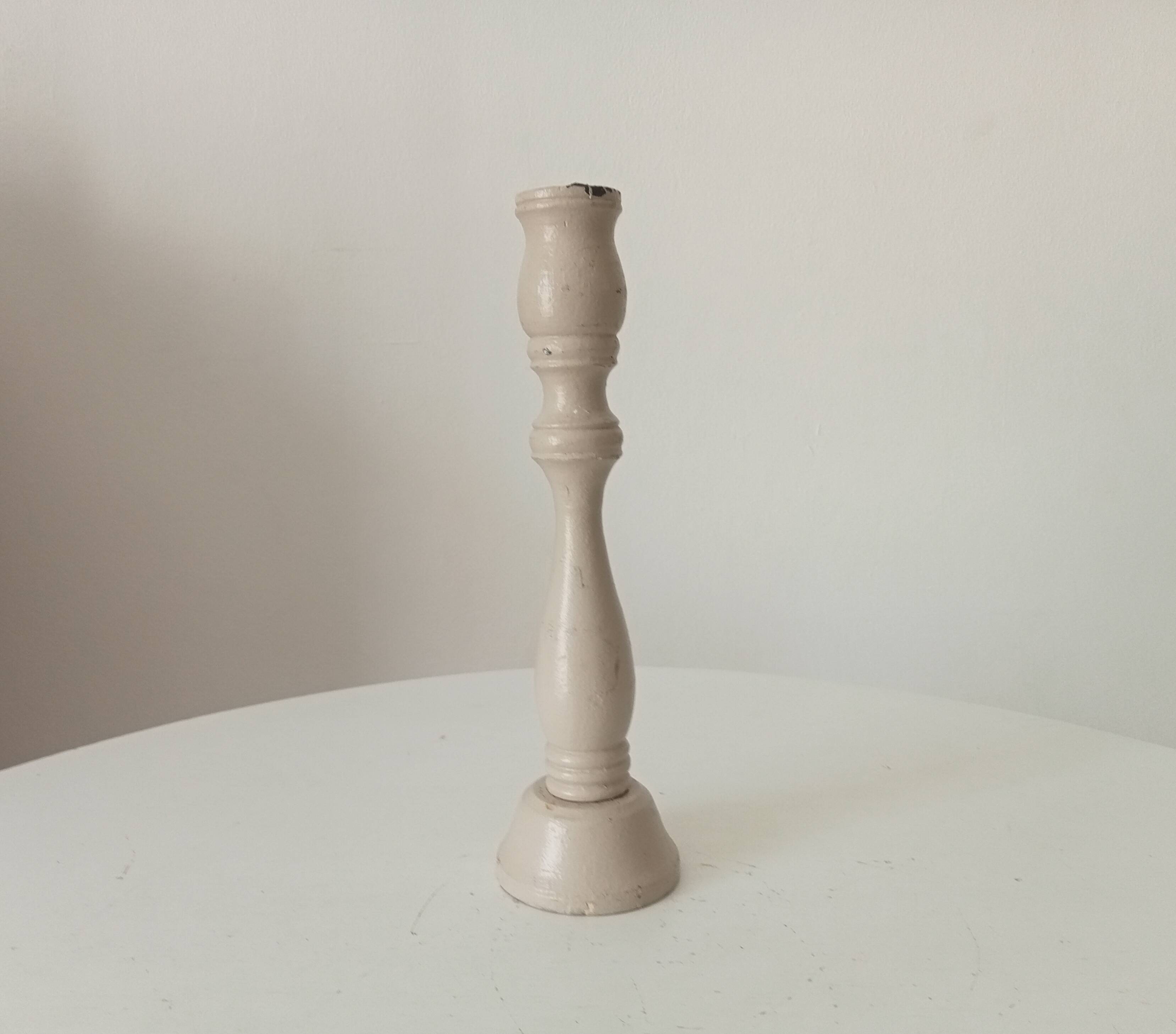 Bougeoir ancien en bois