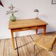 Table en bois vintage
